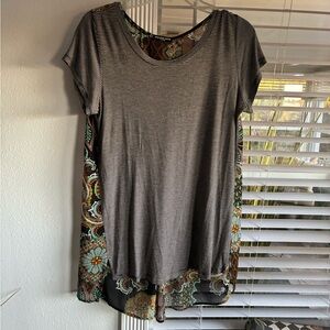 cha cha vente Black and Gray Striped Short-Sleeve Top with Paisley Sides